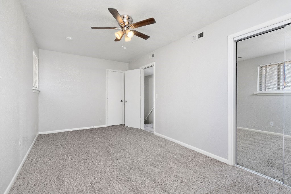 Walnut Ridge Apartments, 6110 1/2 Northwest Bell Road, Parkville, MO